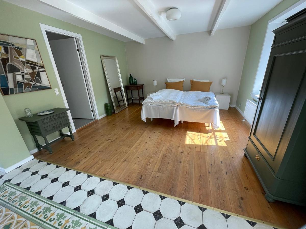 Jantzens Hotel Gudhjem Luaran gambar